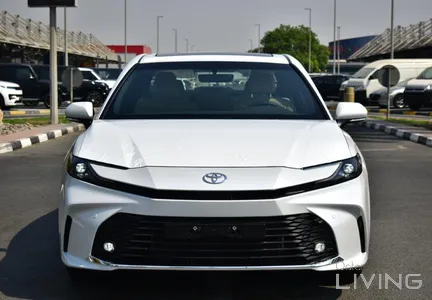 Toyota Camry GLE 2025